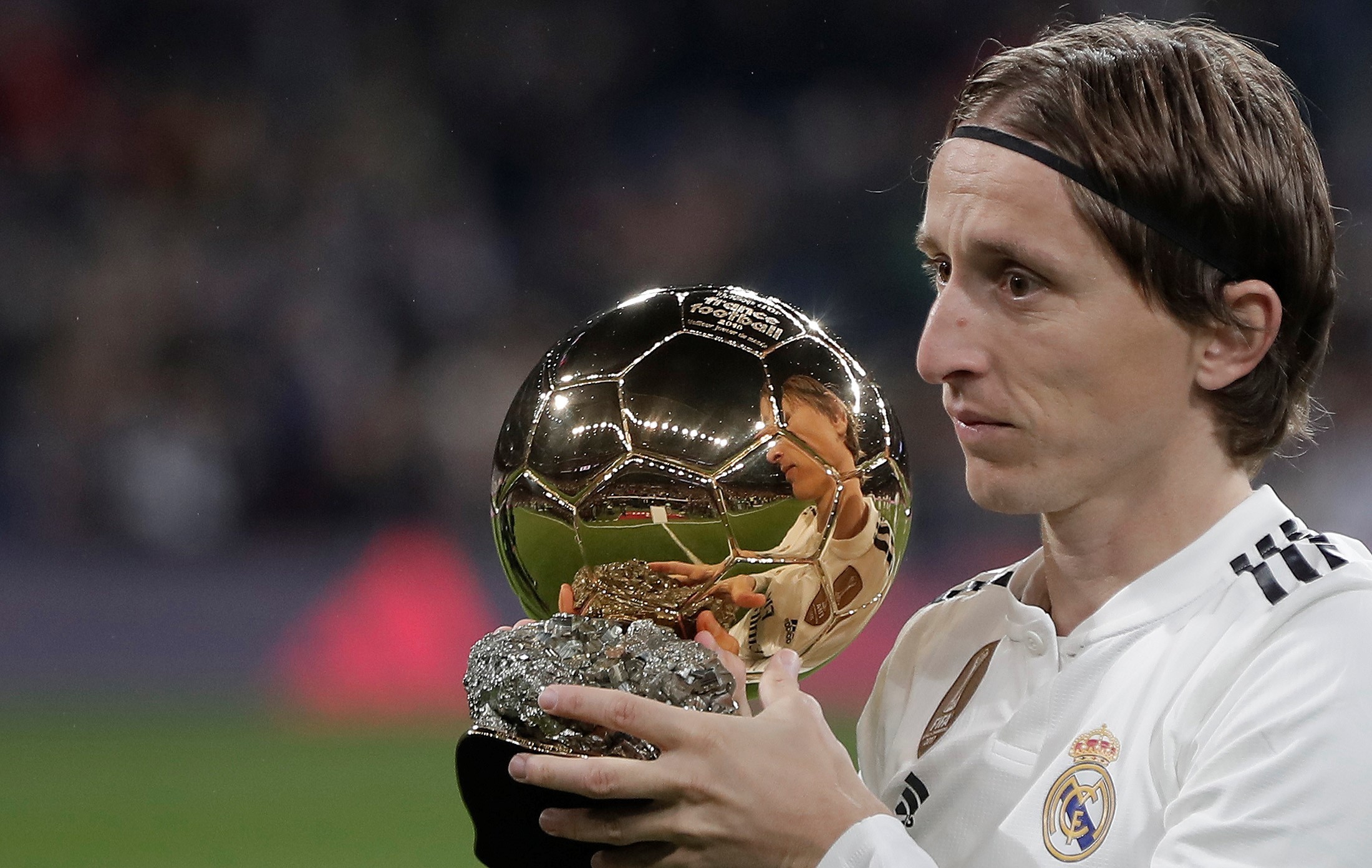 残阵死守VS豪门反弹！德甲汉堡主场硬撼勒沃库森：谁能打破颓势？